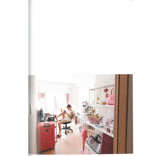 川本史織作畫資料寫真集 女子部屋 Taaze 讀冊生活